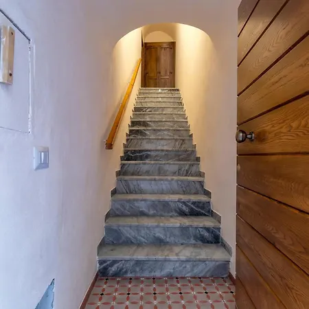 Contrada Sant Esteve - Magnolia Holidays Apartman *