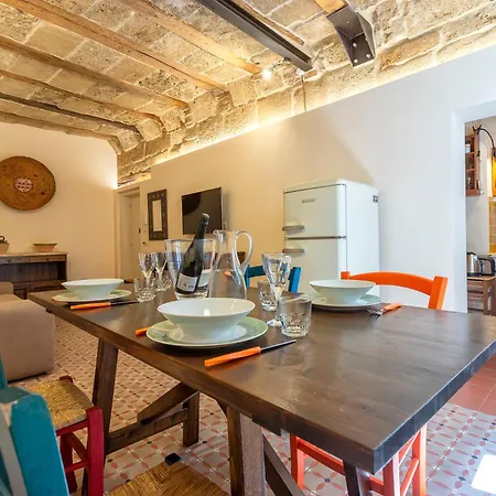 Contrada Sant Esteve - Magnolia Holidays *
